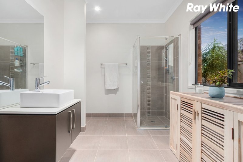 Photo - 9 Audley Street, Pakenham VIC 3810 - Image 3