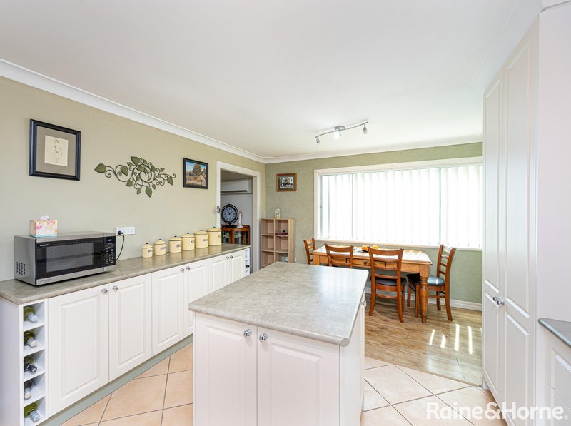 Photo - 9 Audubon Crescent, Goulburn NSW 2580 - Image 4