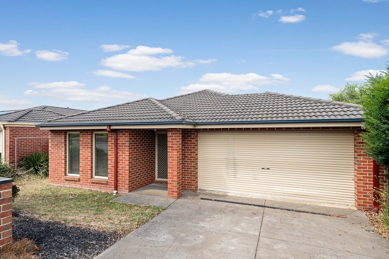 9 Avalon Crescent, Cranbourne East VIC 3977