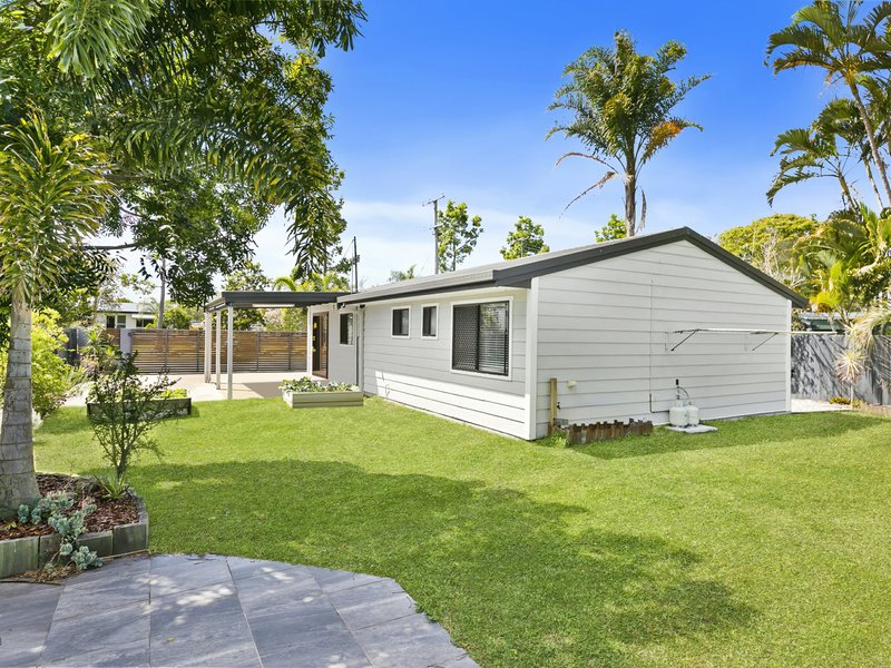 Photo - 9 Avon Avenue, Banksia Beach QLD 4507 - Image 14