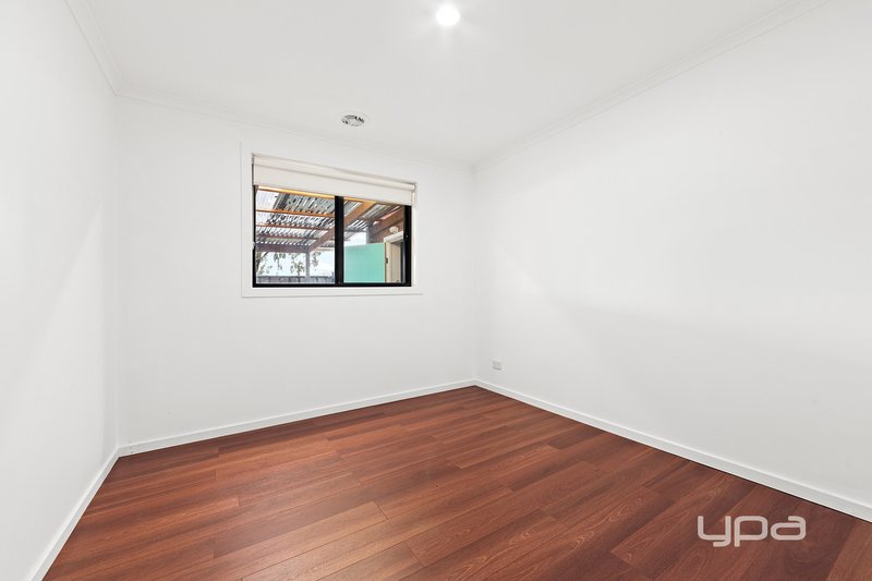 Photo - 9 Bamburgh Street, Derrimut VIC 3026 - Image 13