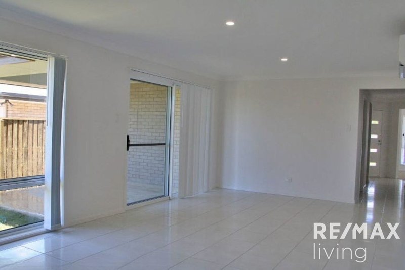 Photo - 9 Bandt Close, Burpengary QLD 4505 - Image 3