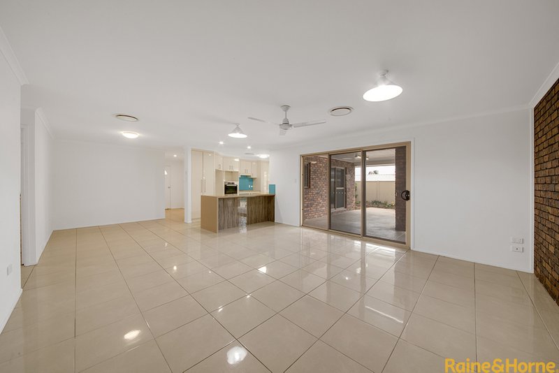 Photo - 9 Bangalow Close, Clinton QLD 4680 - Image 5