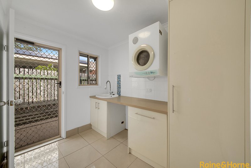 Photo - 9 Bangalow Close, Clinton QLD 4680 - Image 14