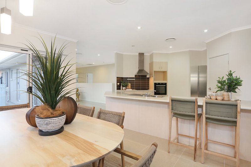 Photo - 9 Banjo Crescent, Gilston QLD 4211 - Image 3