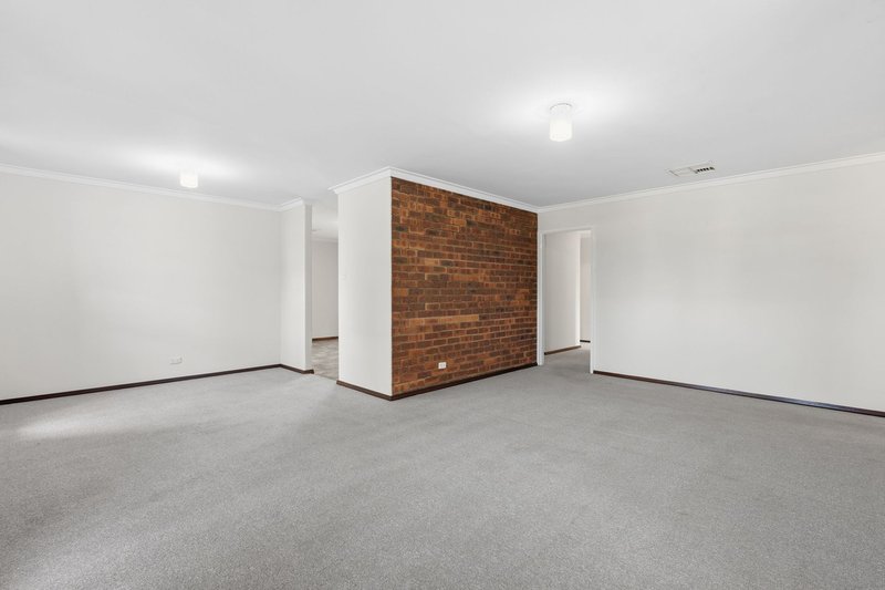 Photo - 9 Banner Place, Lesmurdie WA 6076 - Image 4
