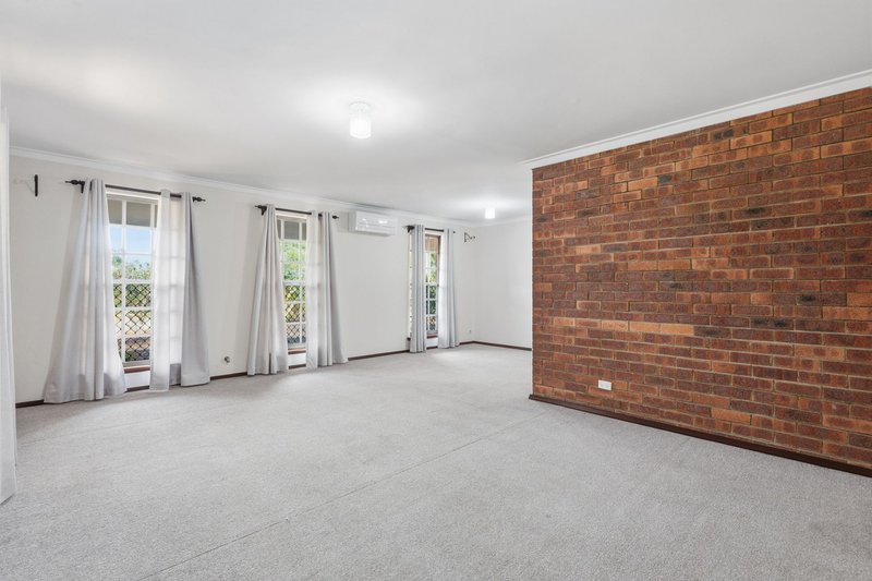 Photo - 9 Banner Place, Lesmurdie WA 6076 - Image 5