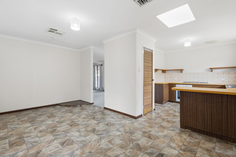 Photo - 9 Banner Place, Lesmurdie WA 6076 - Image 7