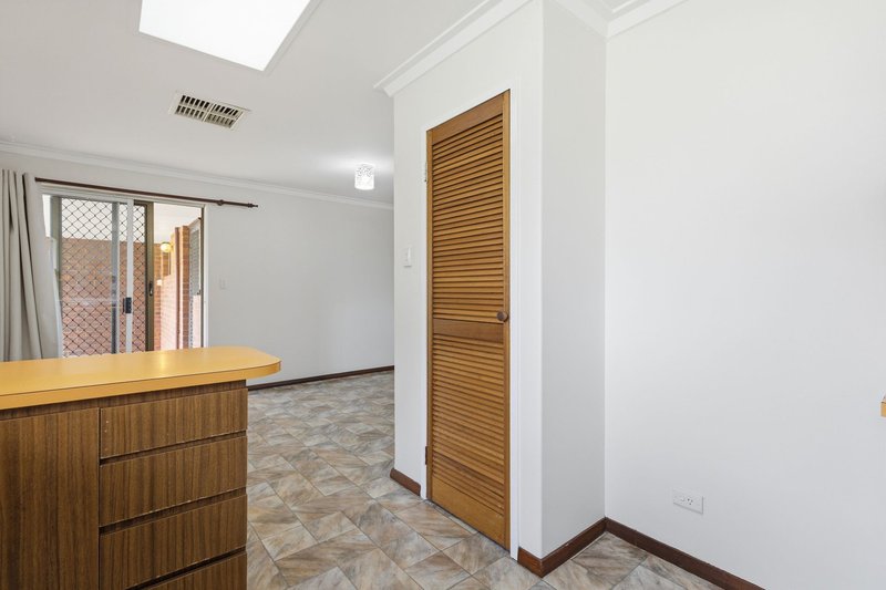 Photo - 9 Banner Place, Lesmurdie WA 6076 - Image 11