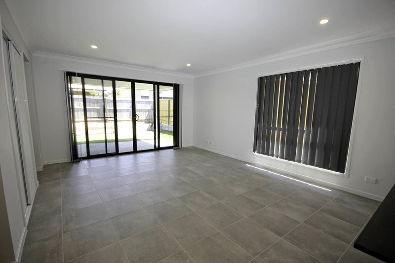 Photo - 9 Bark Street, Park Ridge QLD 4125 - Image 4