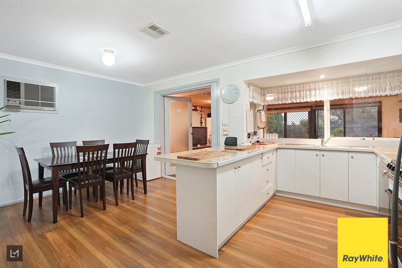 Photo - 9 Barklya Court, Hoppers Crossing VIC 3029 - Image 7