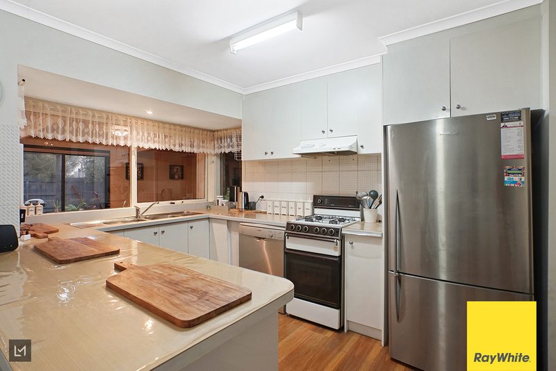 Photo - 9 Barklya Court, Hoppers Crossing VIC 3029 - Image 8