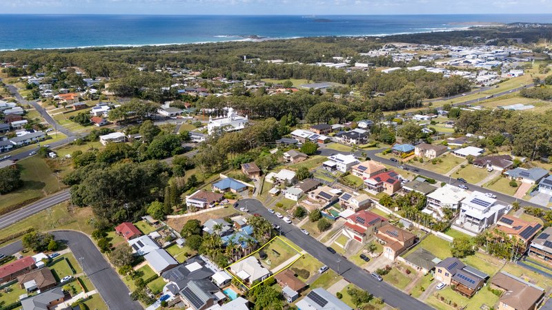 Photo - 9 Barnes Street, Woolgoolga NSW 2456 - Image 17