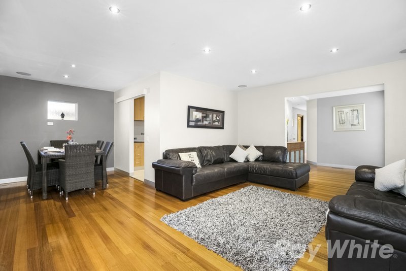 Photo - 9 Baroda Avenue, Glen Waverley VIC 3150 - Image 2