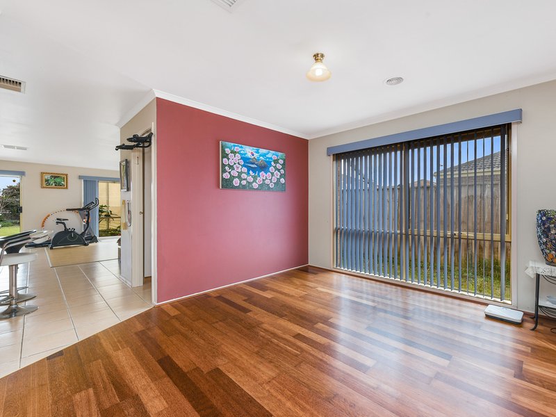 Photo - 9 Baronessa Avenue, Narre Warren South VIC 3805 - Image 2