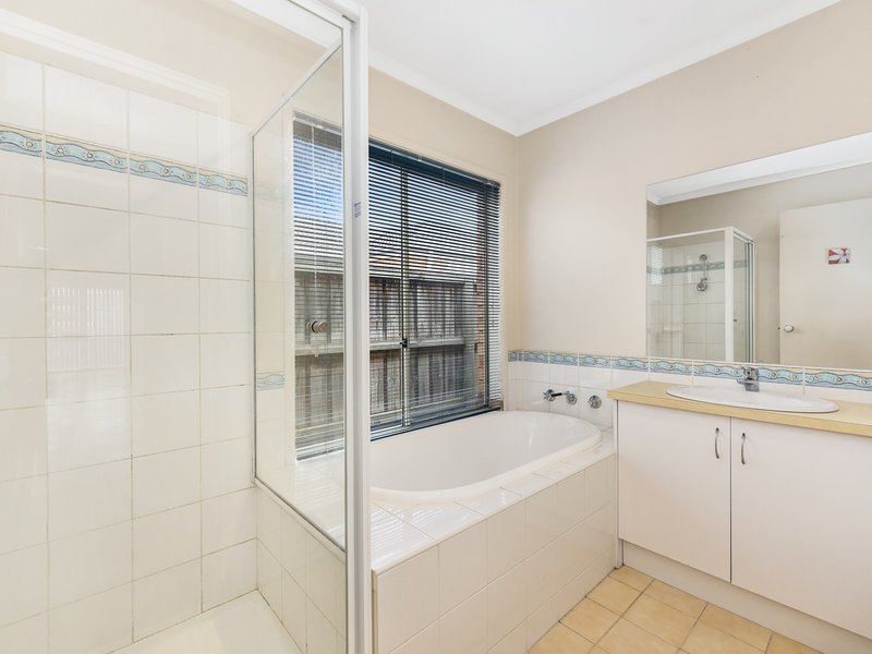 Photo - 9 Baronessa Avenue, Narre Warren South VIC 3805 - Image 6