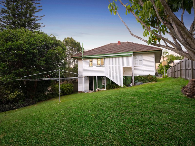 Photo - 9 Barton Street, Holland Park West QLD 4121 - Image 12