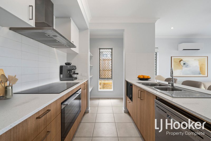 Photo - 9 Barunga Street, Yarrabilba QLD 4207 - Image 2