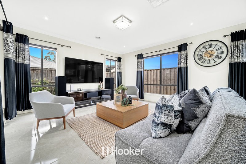 Photo - 9 Barwon Street, Clyde North VIC 3978 - Image 11