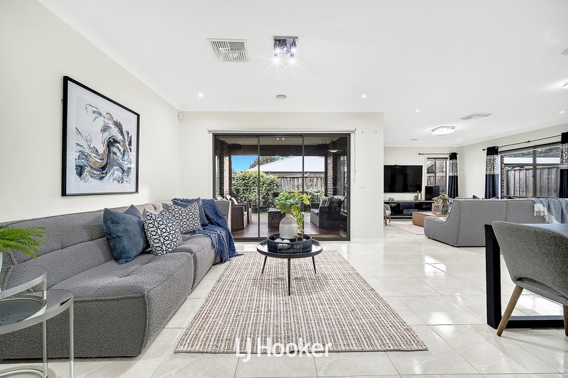 Photo - 9 Barwon Street, Clyde North VIC 3978 - Image 12