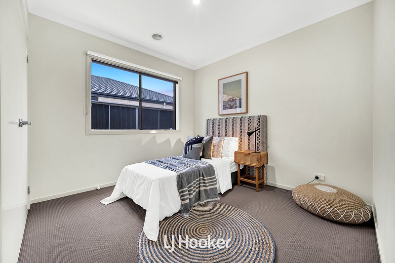 Photo - 9 Barwon Street, Clyde North VIC 3978 - Image 15