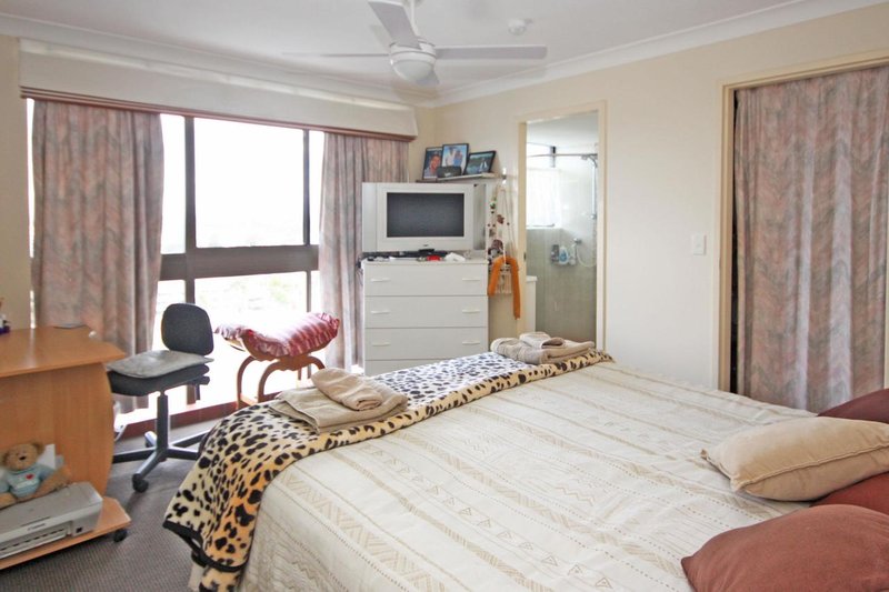 Photo - 9 Bayview Street, Runaway Bay QLD 4216 - Image 3