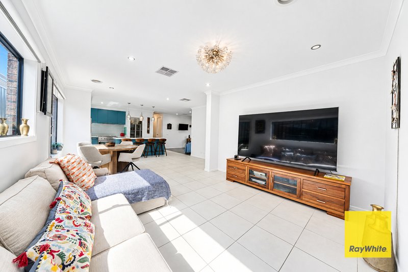 Photo - 9 Beartooth Road, Truganina VIC 3029 - Image 4