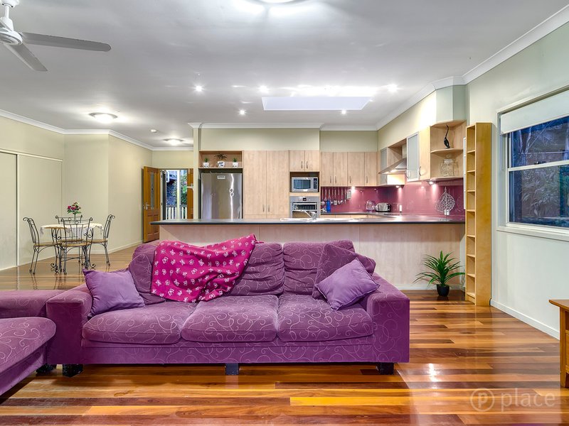 Photo - 9 Bellhurst Outlook, Tarragindi QLD 4121 - Image 6