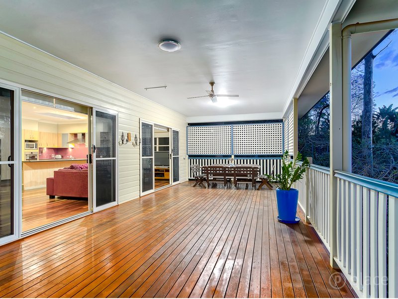 Photo - 9 Bellhurst Outlook, Tarragindi QLD 4121 - Image 11