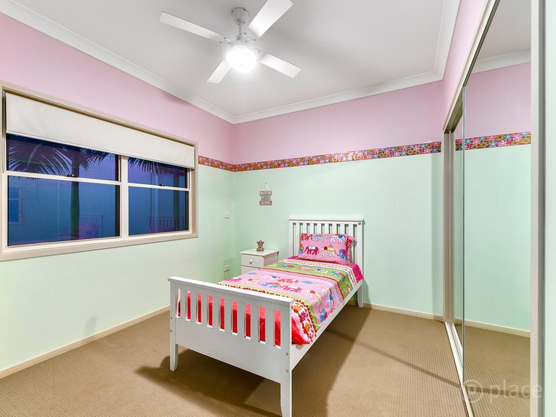 Photo - 9 Bellhurst Outlook, Tarragindi QLD 4121 - Image 16