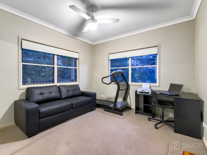 Photo - 9 Bellhurst Outlook, Tarragindi QLD 4121 - Image 17