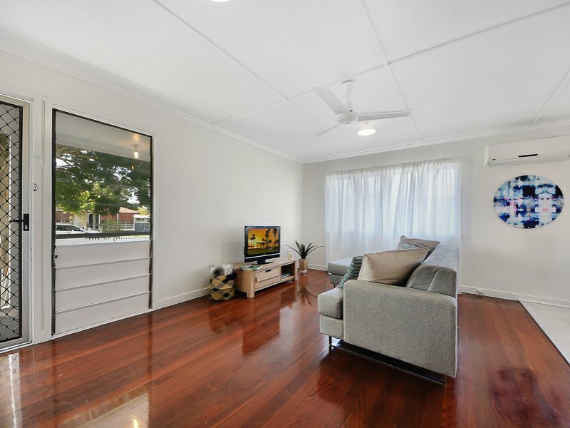 Photo - 9 Bellicent Road, Bracken Ridge QLD 4017 - Image 2