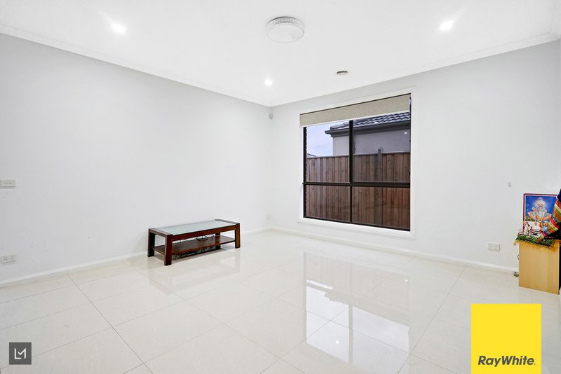 Photo - 9 Bennerson Street, Point Cook VIC 3030 - Image 4