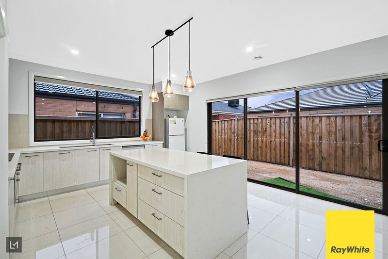 Photo - 9 Bennerson Street, Point Cook VIC 3030 - Image 8