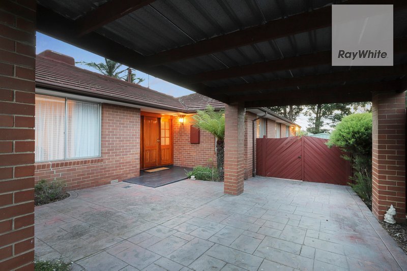 Photo - 9 Beresford Crescent, Gladstone Park VIC 3043 - Image 6