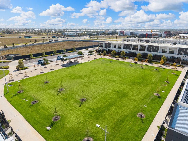 Photo - 9 Billop Walk, Werribee VIC 3030 - Image 11