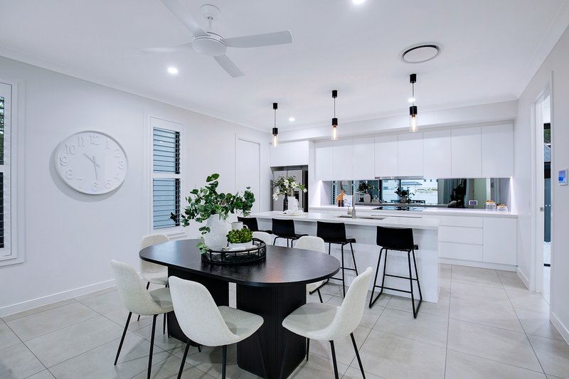 Photo - 9 Binnacle Close, Raby Bay QLD 4163 - Image 6