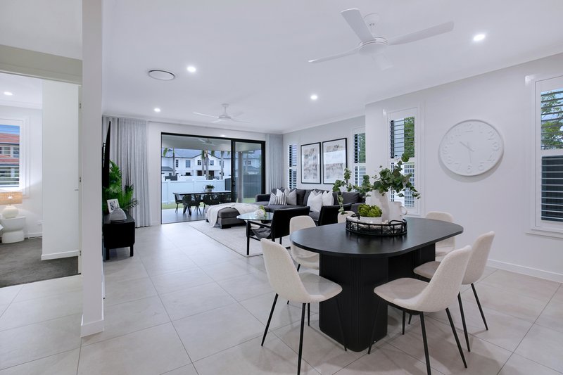 Photo - 9 Binnacle Close, Raby Bay QLD 4163 - Image 7
