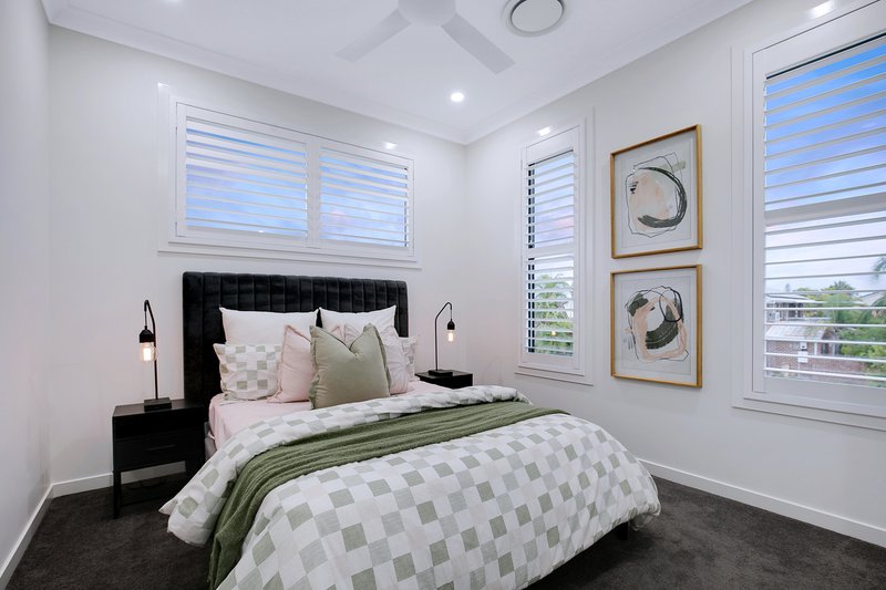 Photo - 9 Binnacle Close, Raby Bay QLD 4163 - Image 17