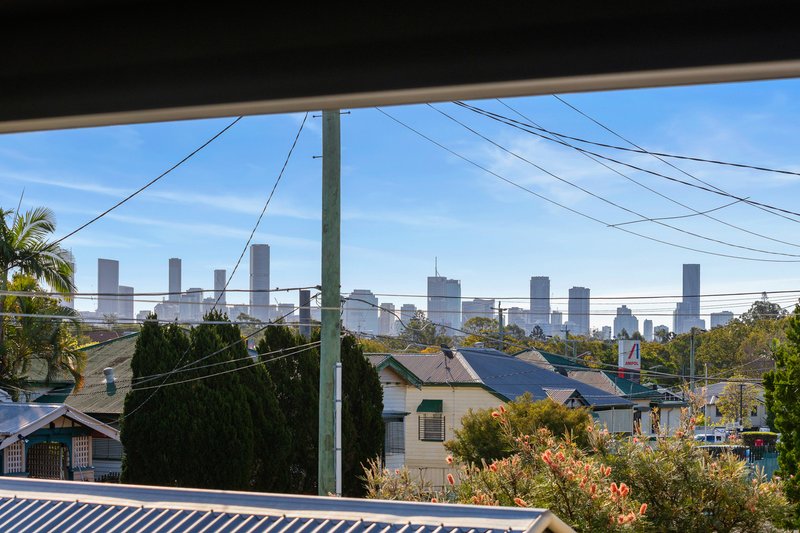 Photo - 9 Biran Street, Coorparoo QLD 4151 - Image 2