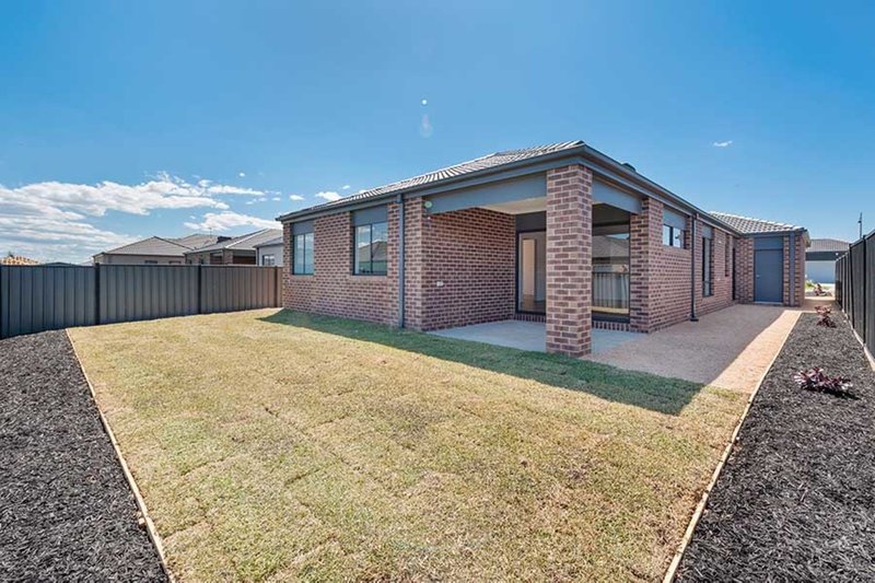 Photo - 9 Black Wattle Road, Craigieburn VIC 3064 - Image 7