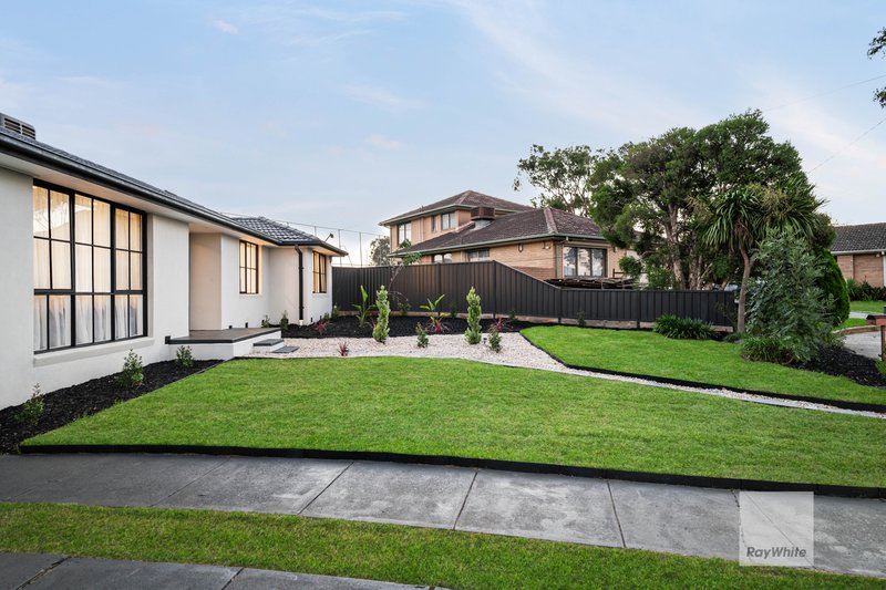 Photo - 9 Bladen Place, Gladstone Park VIC 3043 - Image 3