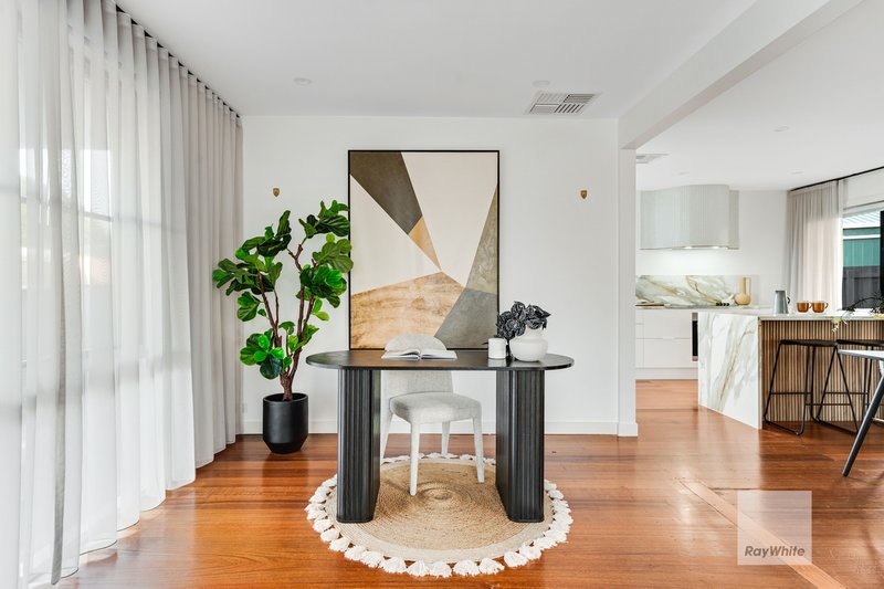 Photo - 9 Bladen Place, Gladstone Park VIC 3043 - Image 7