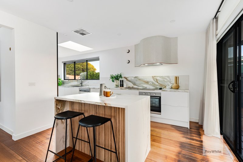 Photo - 9 Bladen Place, Gladstone Park VIC 3043 - Image 9