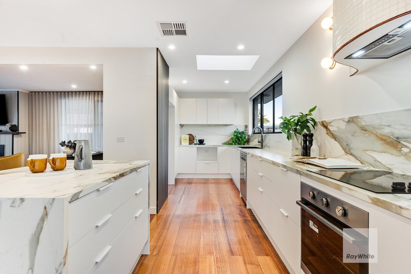 Photo - 9 Bladen Place, Gladstone Park VIC 3043 - Image 10