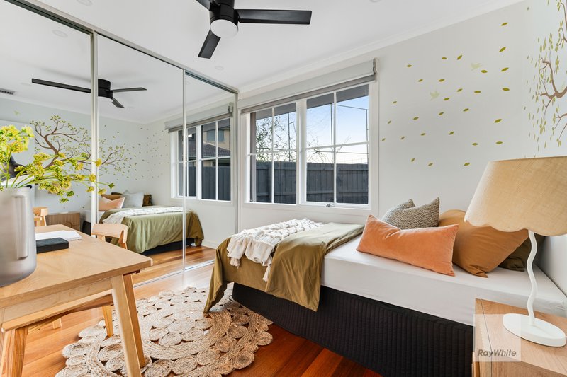 Photo - 9 Bladen Place, Gladstone Park VIC 3043 - Image 16