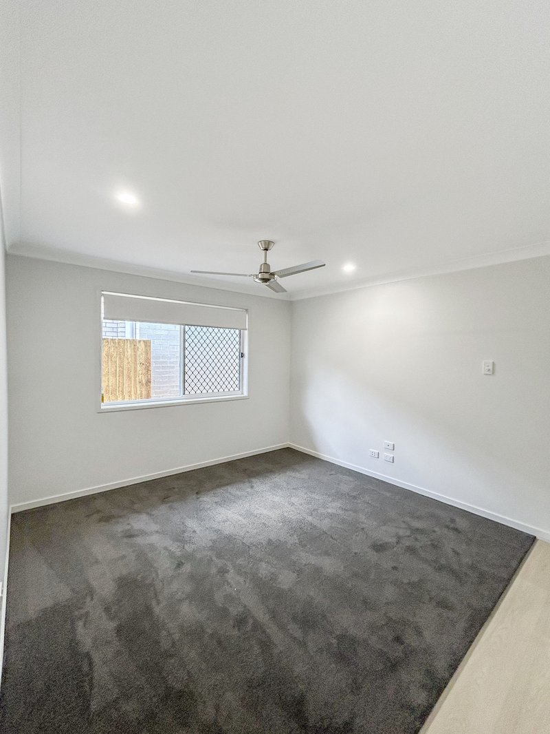 Photo - 9 Blencoe Street, Yarrabilba QLD 4207 - Image 5