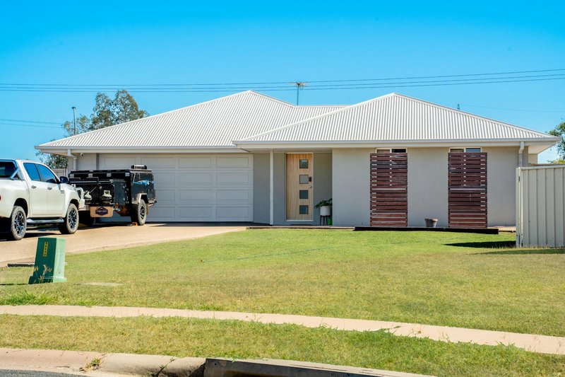 Photo - 9 Blue Gums Drive, Emerald QLD 4720 - Image 1