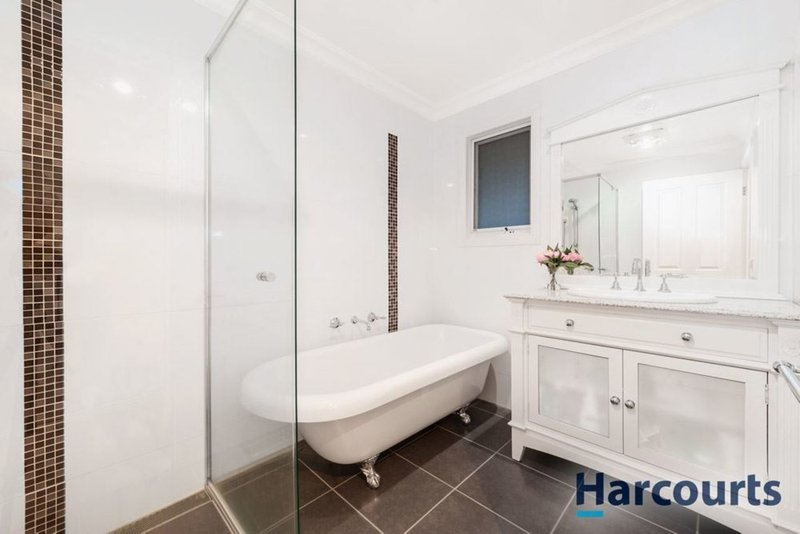 Photo - 9 Blue Hills Close, Wantirna VIC 3152 - Image 14