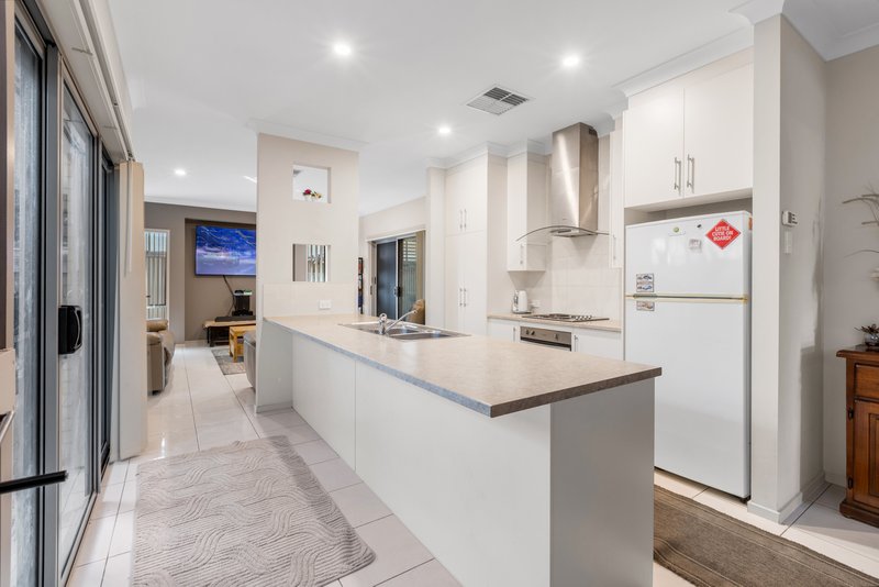 Photo - 9 Blue Lake Drive, Blakeview SA 5114 - Image 6